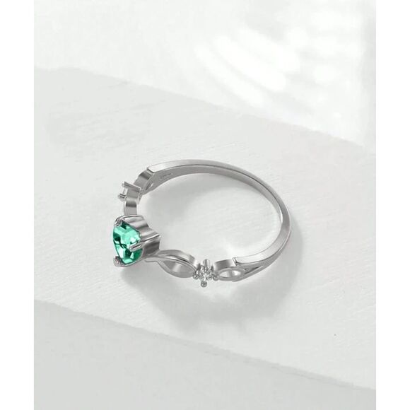 Dainty Silver Green Simulated Peridot Heart Ring Gemstone Crystal Fashion sz: 6 - Picture 4 of 7